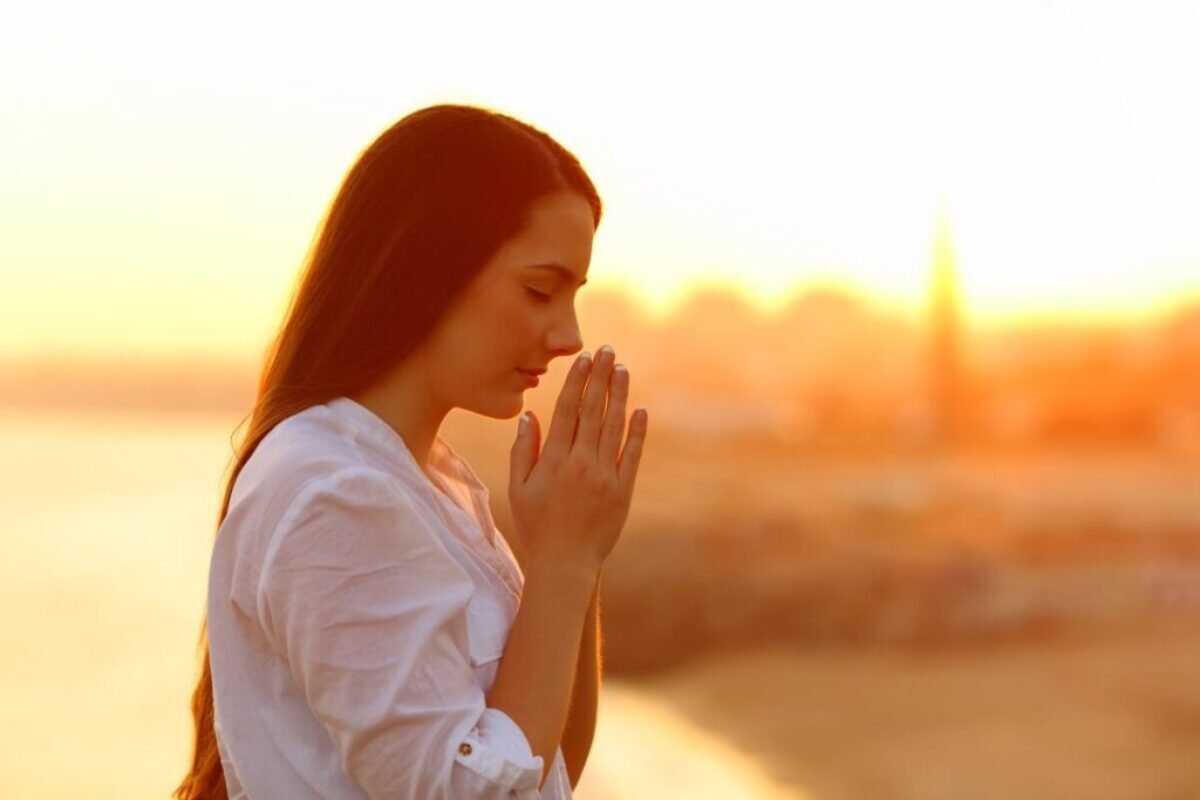 22 Powerful Prayers for Peace and Strength